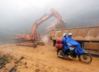 Đèo Khánh Lê sạt lở cục bộ: Xe hướng Đà Lạt về Nha Trang đã lưu thông trở lại