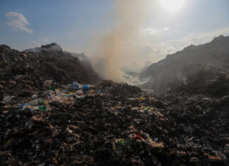 Lâm Hà: Bãi rác cháy hơn 2 tháng ảnh hưởng đến khu dân cư