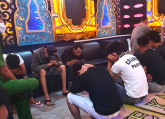 Đạ Huoai: Đột kích quán karaoke, bắt quả tang 10 thanh niên đang sử dụng ma túy