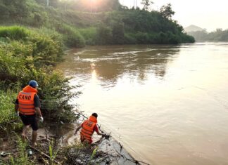 Cát Tiên: Trục vớt thi thể nam sinh đuối nước trên sông Đồng Nai