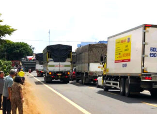 Di Linh: Tai nạn giữa xe tải và xe máy, Quốc lộ 20 ách tắc cục bộ