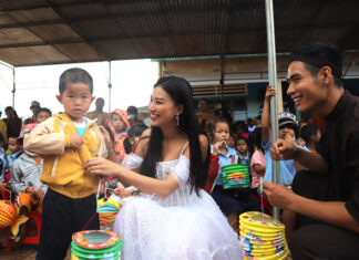 Bảo Lâm: Á hậu Kim Duyên và người đẹp Lâm Thu Hồng trao quà Trung thu cho thiếu nhi Lộc Tân