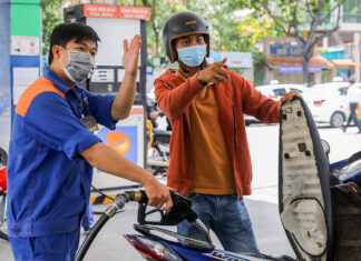 Giá xăng, dầu đồng loạt giảm hơn 1.000 đồng