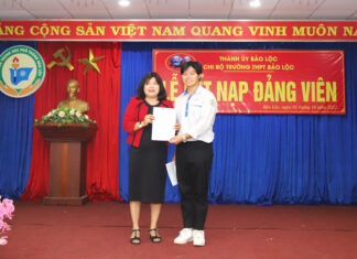 Thêm 1 học sinh trường THPT Bảo Lộc vinh dự được kết nạp Đảng