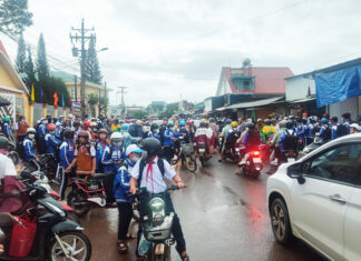 Di Linh: Tình trạng ùn tắc giao thông tại các trường học