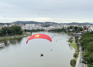 Đà Lạt: Đưa vào hoạt động chương trình dù lượn ”Bay cùng ngàn hoa” phục vụ du khách