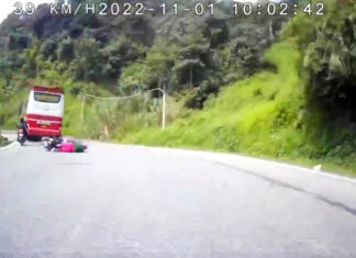 Xe khách hất văng xe máy trên đèo Bảo Lộc