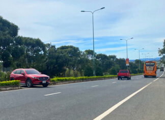 Lâm Đồng: Xe ô tô quay đầu sai quy định trên cao tốc