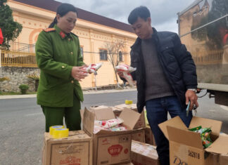 Lâm Đồng: Phát hiện 2 đối tượng đang tiêu thụ hơn 500 kg hàng hóa, thực phẩm giả