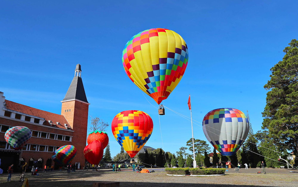 Lâm Đồng thống nhất tổ chức Festival Khinh khí cầu – Dù lượn quốc tế