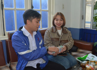 Đà Lạt: Tài xế trả lại 190 triệu đồng cho nữ du khách để quên trên xe