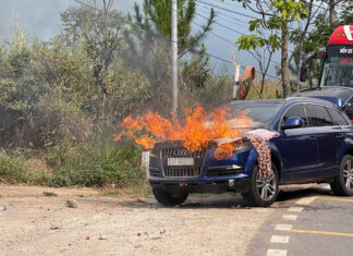 Đà Lạt: Xe ô tô Audi bốc cháy trên đèo Mimosa