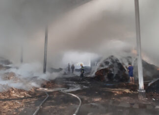 Đạ Huoai: Nỗ lực chữa cháy tại xưởng sản xuất viên nén mây tre