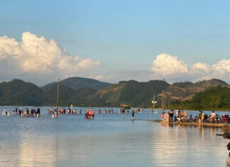 Cát Tiên: Cấm người dân tụ tập bơi lội, check in khu vực ngập lụt
