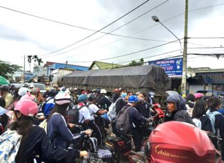 Bảo Lộc: Nguy cơ tai nạn giao thông trước cổng Trường THCS Lộc Sơn