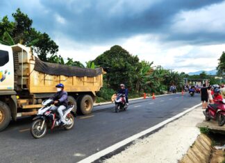 Bảo Lâm: Xe ben va chạm với xe máy khiến 2 người thương vong