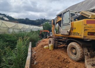 Đà Lạt: Cưỡng chế, phá dỡ kè taluy không phép lấn suối Cam Ly