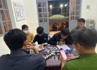 Lâm Đồng: Phát hiện nhóm học sinh mua nguyên liệu trên mạng, tự chế pháo nổ trái phép