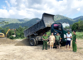 Lâm Đồng: Công an đột kích bắt quả tang vụ khai thác cát lậu trên suối Đạ M’ri