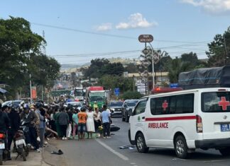 Lâm Đồng: Xe cứu thương va chạm với xe mô tô, 1 người tử vong