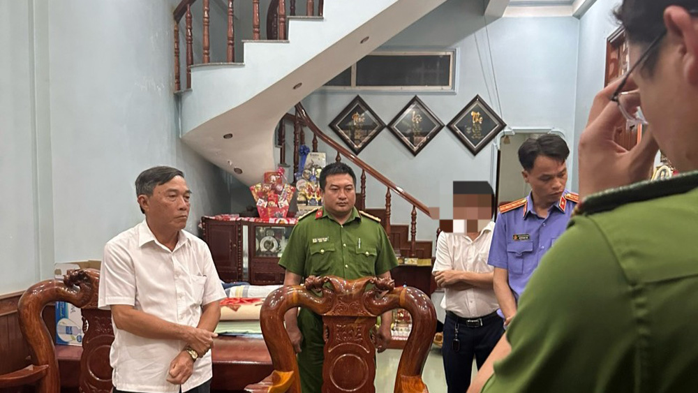 Lâm Đồng: Khởi tố, bắt tạm giam nguyên Phó Chủ tịch UBND huyện Cát Tiên