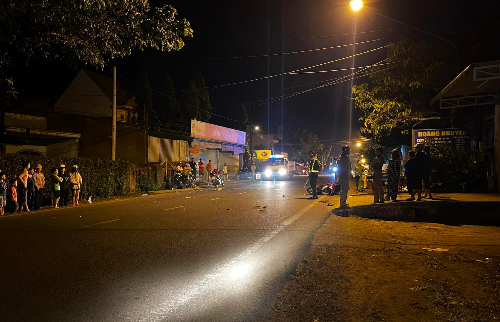 Bảo Lộc: Va chạm giữa 2 xe máy khiến 1 học sinh tử vong, 2 người bị thương