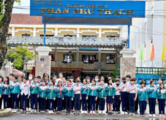 Đà Lạt: Bạn bè, thầy cô bật khóc tiễn biệt học sinh lớp 5 qua đời vì bệnh hiểm nghèo