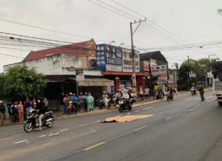 Bảo Lộc: Người đàn ông điều khiển xe máy ngã ra đường bị xe ben cán tử vong