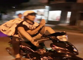 Lâm Đồng: Triệu tập nam thanh niên lái xe máy bằng chân trên Quốc lộ 27