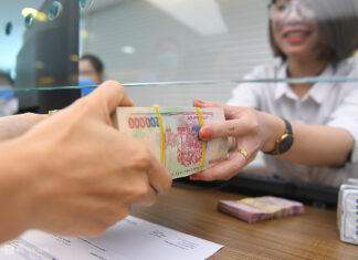 Từ 1/7, 4 trường hợp buộc khách hàng phải ra quầy ngân hàng nếu chuyển khoản trên 10 triệu đồng