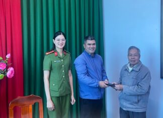 Bảo Lộc: Nhặt được chiếc ví có nhiều tiền mặt, cụ ông 84 tuổi tìm trả lại người mất