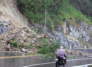 Sạt lở taluy dương trên đèo Prenn