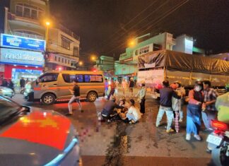 Bảo Lộc: Xe tải va chạm với xe máy, người đàn ông bị cán dập nát 2 chân