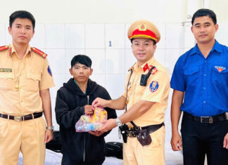 Đạ Tẻh: Kịp thời hỗ trợ, giúp đỡ người đi đường gặp nạn