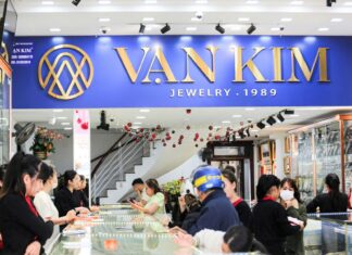 Bảo Lộc: Vàng tăng giá Ngày vía Thần Tài, người dân vẫn nhộn nhịp đi mua cầu may