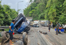 Tai nạn liên tiếp giữa 4 xe ô tô, đèo Bảo Lộc ách tắc