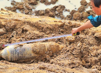 Lâm Đồng: Đào hồ chứa nước, phát hiện vật thể giống quả bom