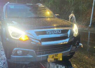 Xe máy va chạm với ô tô trên đèo Tà Nung làm một thiếu nữ tử vong tại chỗ