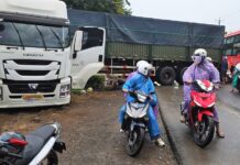 Lâm Đồng: Xe đầu kéo va chạm với 2 xe máy, 3 người thương vong