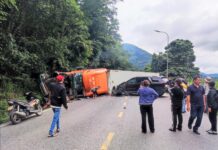 Xe container lật chắn ngang đường, đèo Bảo Lộc ách tắc kéo dài