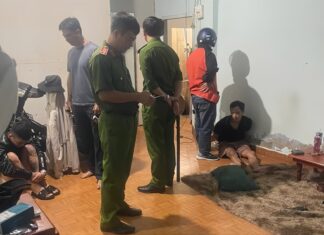 Công an phường 2 Bảo Lộc bắt quả tang 02 đối tượng sử dụng, tàng trữ trái phép chất ma tuý