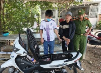 Công an xã Đạ Huoai bắt quả tang thanh niên tàng trữ ma túy