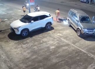 Hòa Ninh: Xe máy va chạm ô tô, một người bị thương nặng